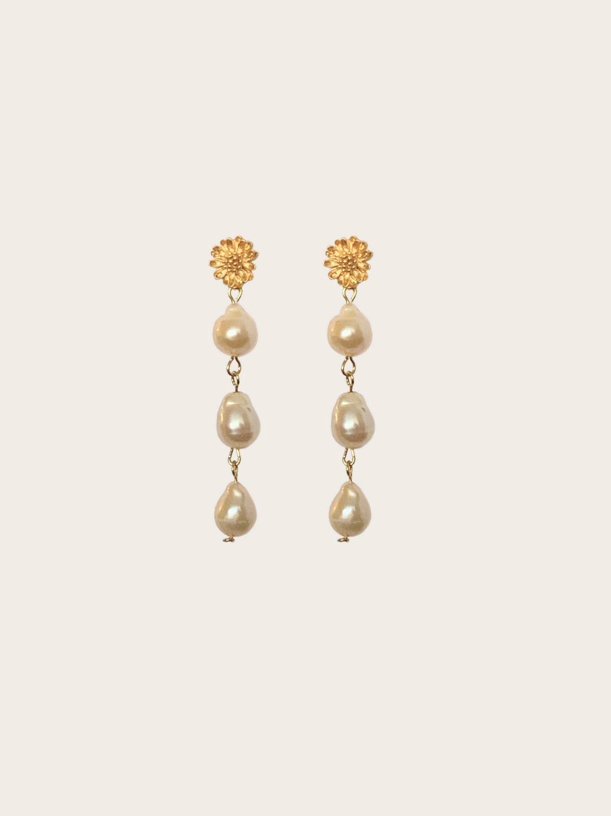 Bloom Earrings in Pearl