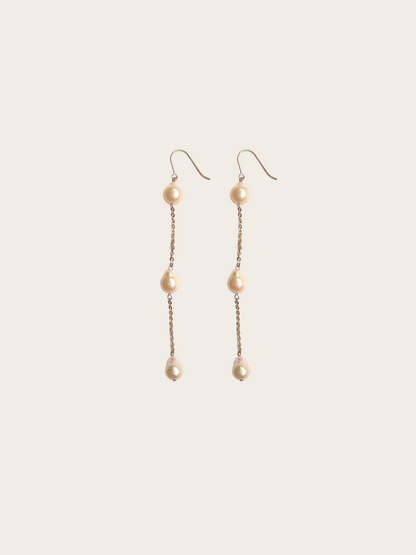 Soirée Earrings in Pearl
