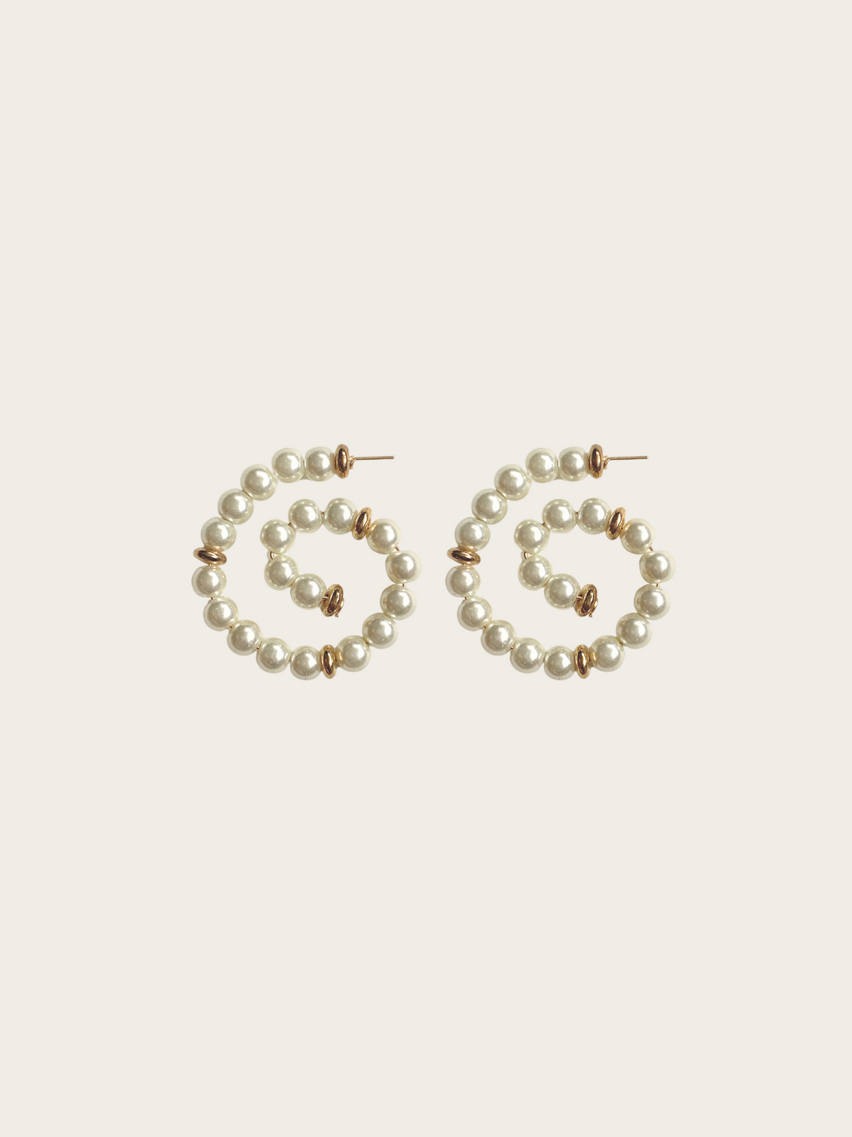 Dream Earrings in Pearl