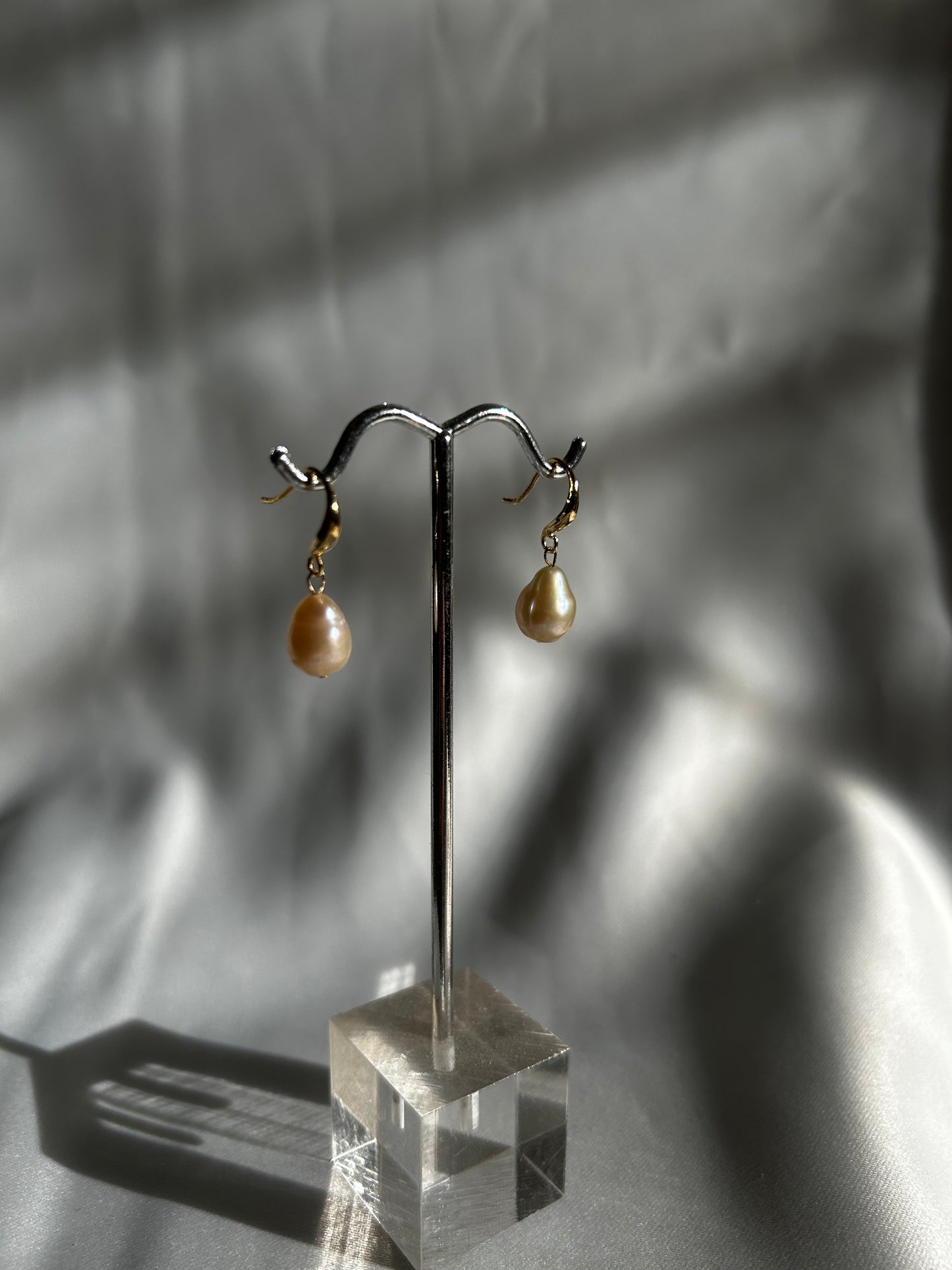 Everyday Pearl Earrings