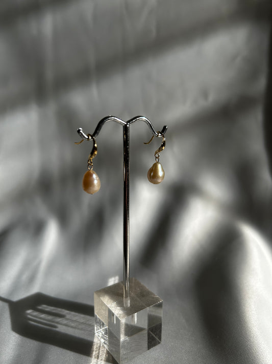Everyday Pearl Earrings