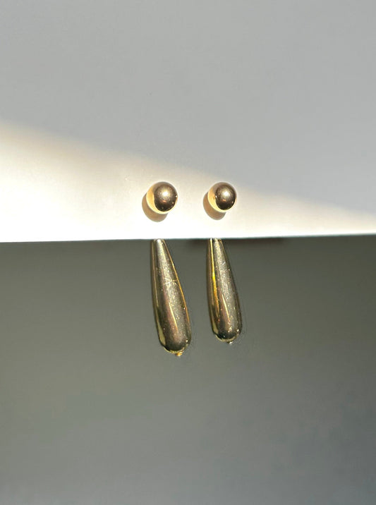Linear Earrings in Gold